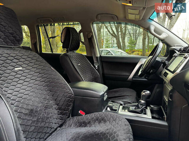 Черный Тойота Ленд Крузер Прадо, объемом двигателя 2.7 л и пробегом 60 тыс. км за 34690 $, фото 27 на Automoto.ua