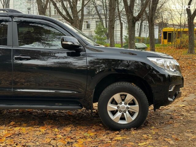 Черный Тойота Ленд Крузер Прадо, объемом двигателя 2.7 л и пробегом 60 тыс. км за 34690 $, фото 3 на Automoto.ua