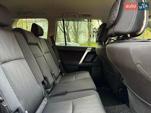 Черный Тойота Ленд Крузер Прадо, объемом двигателя 2.7 л и пробегом 60 тыс. км за 34690 $, фото 24 на Automoto.ua