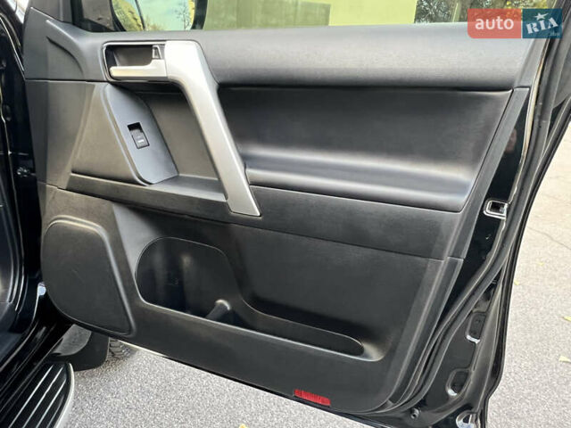 Черный Тойота Ленд Крузер Прадо, объемом двигателя 2.76 л и пробегом 127 тыс. км за 41500 $, фото 35 на Automoto.ua