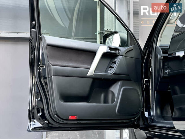 Черный Тойота Ленд Крузер Прадо, объемом двигателя 2.69 л и пробегом 215 тыс. км за 25500 $, фото 28 на Automoto.ua