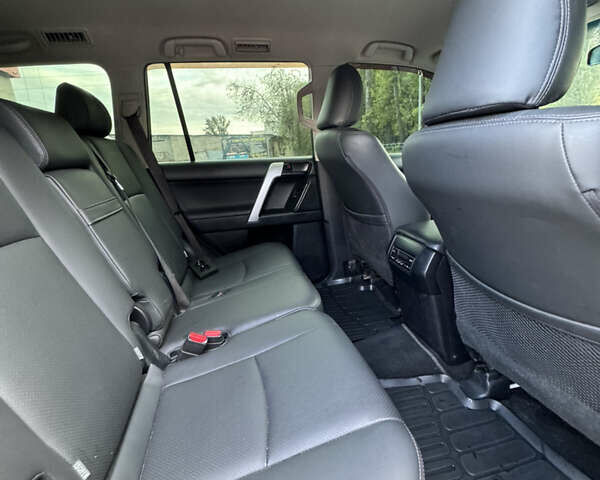 Черный Тойота Ленд Крузер Прадо, объемом двигателя 2.7 л и пробегом 131 тыс. км за 29500 $, фото 18 на Automoto.ua