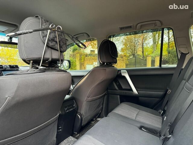 Черный Тойота Ленд Крузер Прадо, объемом двигателя 2.7 л и пробегом 60 тыс. км за 34690 $, фото 22 на Automoto.ua