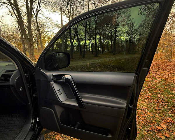 Чорний Тойота Ленд Крузер Прадо, об'ємом двигуна 2.8 л та пробігом 98 тис. км за 39900 $, фото 15 на Automoto.ua