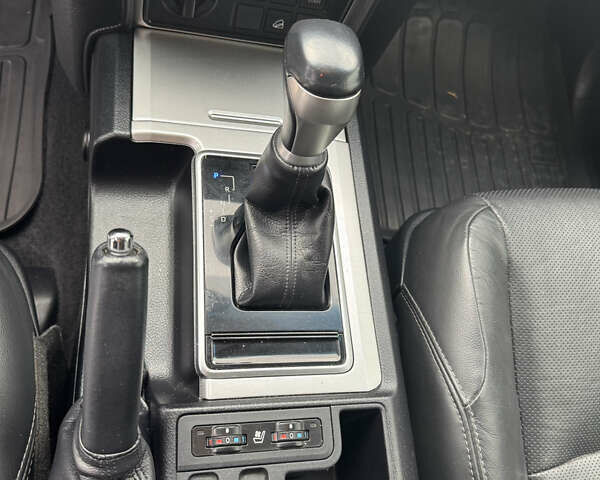 Черный Тойота Ленд Крузер Прадо, объемом двигателя 4 л и пробегом 117 тыс. км за 39500 $, фото 16 на Automoto.ua