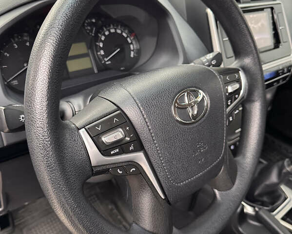 Черный Тойота Ленд Крузер Прадо, объемом двигателя 2.69 л и пробегом 111 тыс. км за 28500 $, фото 11 на Automoto.ua