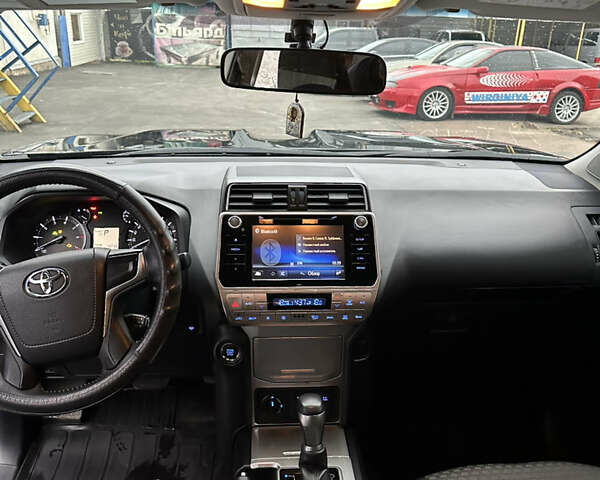 Черный Тойота Ленд Крузер Прадо, объемом двигателя 4 л и пробегом 58 тыс. км за 40000 $, фото 5 на Automoto.ua