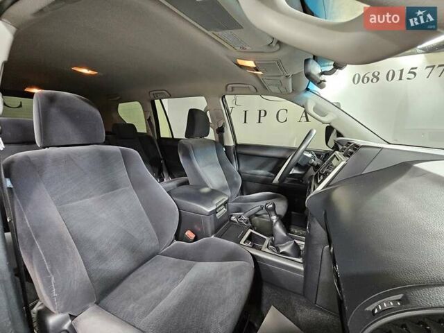 Черный Тойота Ленд Крузер Прадо, объемом двигателя 2.69 л и пробегом 115 тыс. км за 27777 $, фото 4 на Automoto.ua