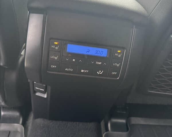 Черный Тойота Ленд Крузер Прадо, объемом двигателя 4 л и пробегом 117 тыс. км за 39500 $, фото 19 на Automoto.ua