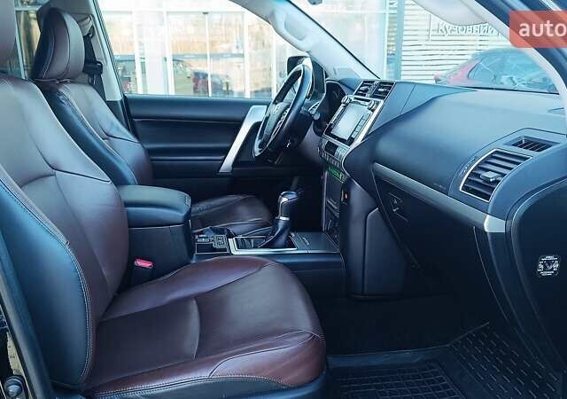 Чорний Тойота Ленд Крузер Прадо, об'ємом двигуна 2.76 л та пробігом 209 тис. км за 37910 $, фото 5 на Automoto.ua