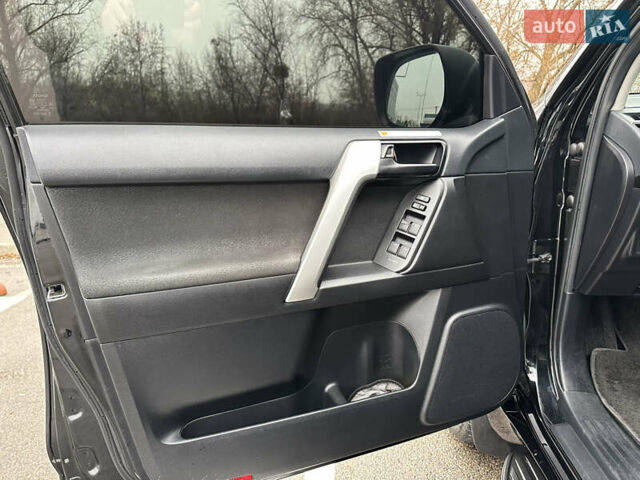 Черный Тойота Ленд Крузер Прадо, объемом двигателя 2.76 л и пробегом 144 тыс. км за 37300 $, фото 24 на Automoto.ua