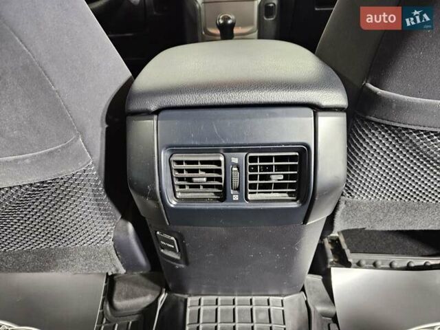 Черный Тойота Ленд Крузер Прадо, объемом двигателя 2.69 л и пробегом 115 тыс. км за 27777 $, фото 18 на Automoto.ua