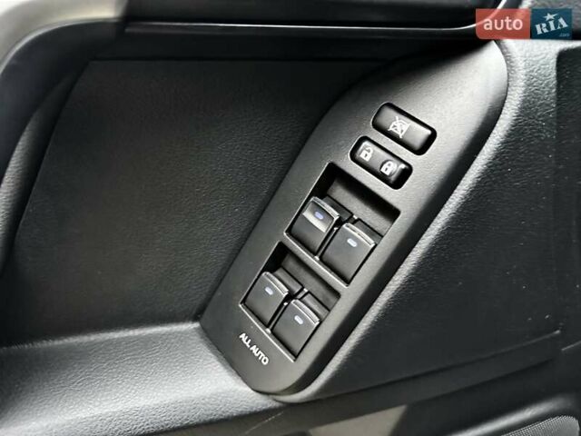 Черный Тойота Ленд Крузер Прадо, объемом двигателя 4 л и пробегом 105 тыс. км за 34750 $, фото 31 на Automoto.ua