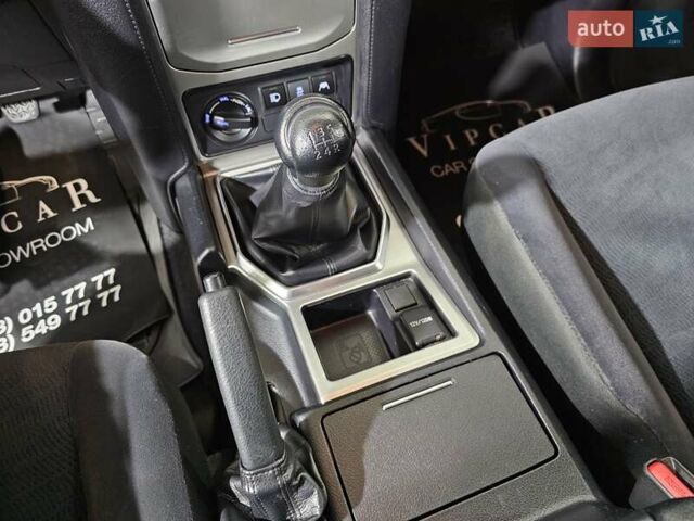 Черный Тойота Ленд Крузер Прадо, объемом двигателя 2.69 л и пробегом 115 тыс. км за 27777 $, фото 26 на Automoto.ua