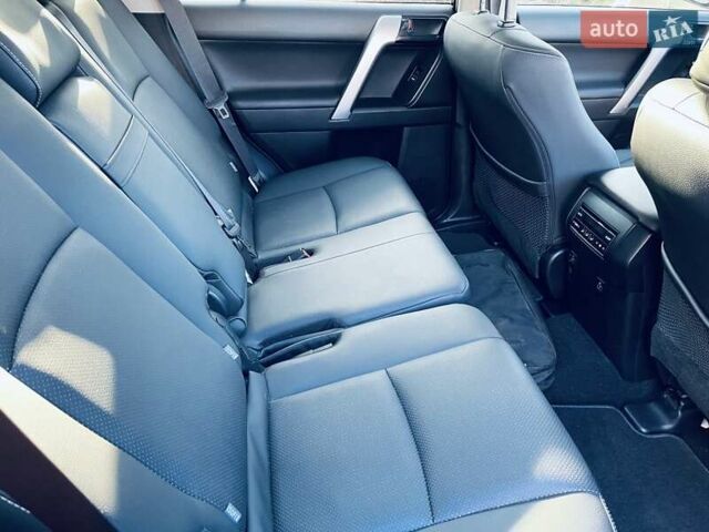 Чорний Тойота Ленд Крузер Прадо, об'ємом двигуна 3.96 л та пробігом 39 тис. км за 43000 $, фото 12 на Automoto.ua