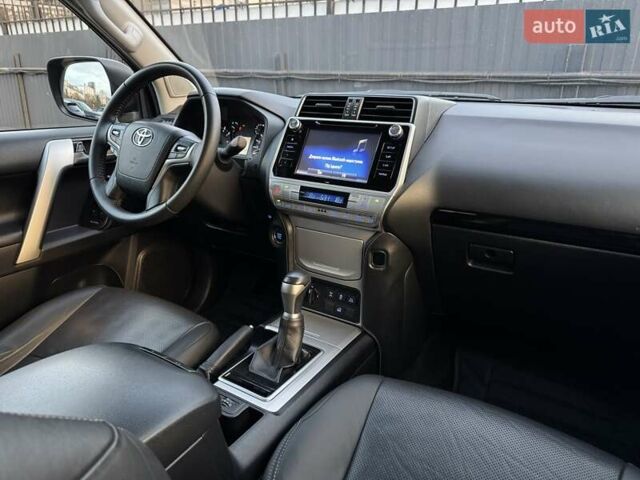 Черный Тойота Ленд Крузер Прадо, объемом двигателя 3.96 л и пробегом 149 тыс. км за 41500 $, фото 17 на Automoto.ua