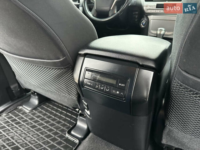 Черный Тойота Ленд Крузер Прадо, объемом двигателя 2.76 л и пробегом 144 тыс. км за 37300 $, фото 34 на Automoto.ua