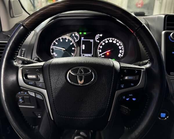 Черный Тойота Ленд Крузер Прадо, объемом двигателя 4 л и пробегом 139 тыс. км за 42000 $, фото 35 на Automoto.ua