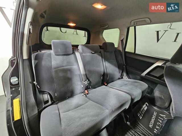 Черный Тойота Ленд Крузер Прадо, объемом двигателя 2.69 л и пробегом 115 тыс. км за 27777 $, фото 5 на Automoto.ua