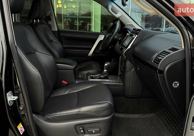 Чорний Тойота Ленд Крузер Прадо, об'ємом двигуна 2.76 л та пробігом 168 тис. км за 38400 $, фото 5 на Automoto.ua