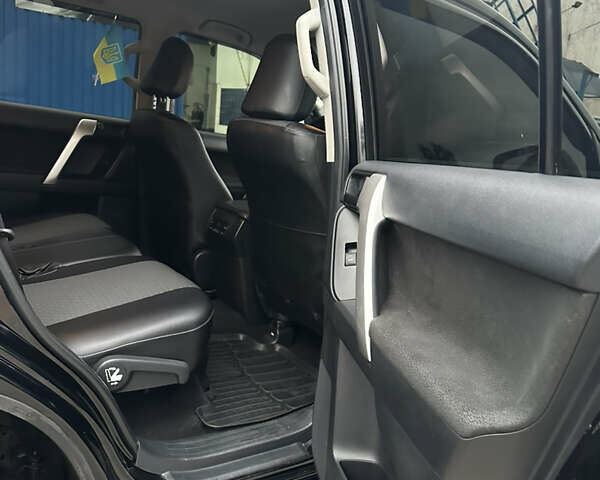 Черный Тойота Ленд Крузер Прадо, объемом двигателя 4 л и пробегом 58 тыс. км за 40000 $, фото 12 на Automoto.ua