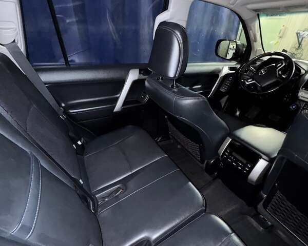 Черный Тойота Ленд Крузер Прадо, объемом двигателя 4 л и пробегом 139 тыс. км за 42000 $, фото 21 на Automoto.ua