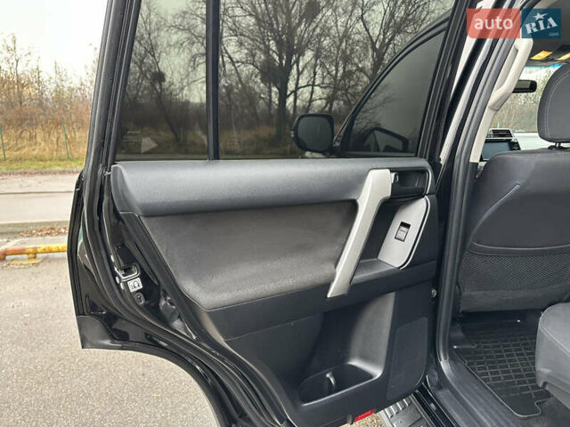 Черный Тойота Ленд Крузер Прадо, объемом двигателя 2.76 л и пробегом 144 тыс. км за 37300 $, фото 35 на Automoto.ua