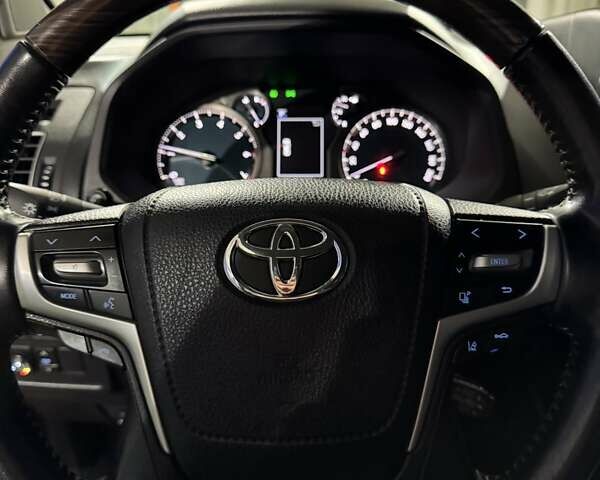 Черный Тойота Ленд Крузер Прадо, объемом двигателя 4 л и пробегом 139 тыс. км за 42000 $, фото 34 на Automoto.ua