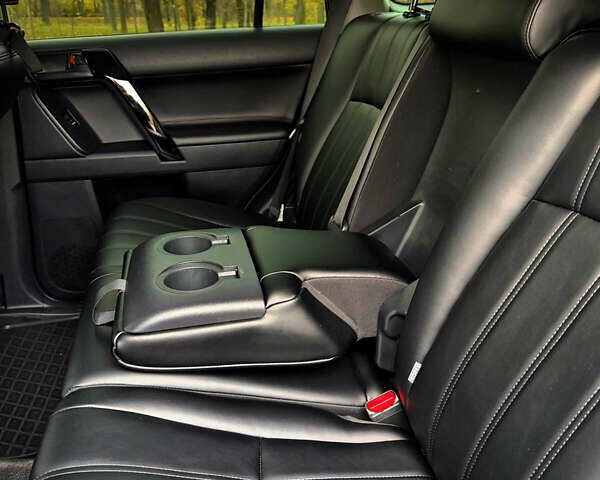 Чорний Тойота Ленд Крузер Прадо, об'ємом двигуна 2.8 л та пробігом 98 тис. км за 39900 $, фото 20 на Automoto.ua