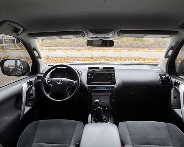 Черный Тойота Ленд Крузер Прадо, объемом двигателя 2.69 л и пробегом 111 тыс. км за 28500 $, фото 7 на Automoto.ua