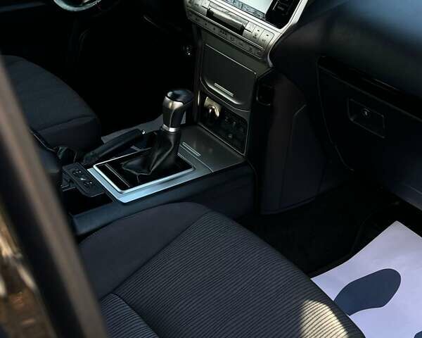 Черный Тойота Ленд Крузер Прадо, объемом двигателя 2.8 л и пробегом 143 тыс. км за 34500 $, фото 17 на Automoto.ua