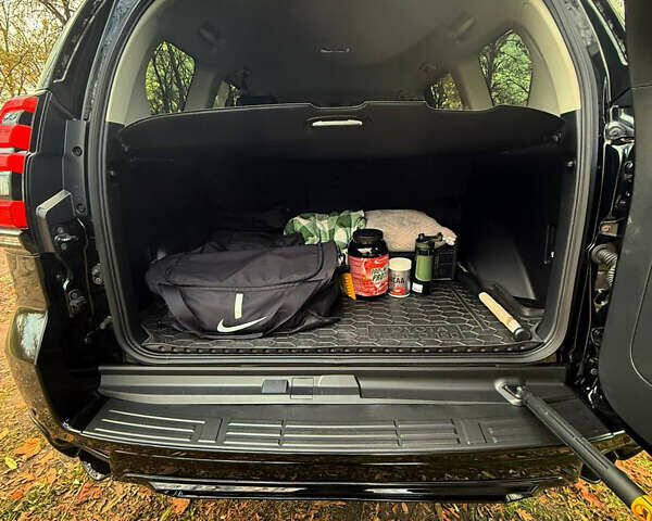 Чорний Тойота Ленд Крузер Прадо, об'ємом двигуна 2.8 л та пробігом 98 тис. км за 39900 $, фото 23 на Automoto.ua