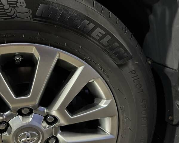 Черный Тойота Ленд Крузер Прадо, объемом двигателя 4 л и пробегом 139 тыс. км за 42000 $, фото 12 на Automoto.ua