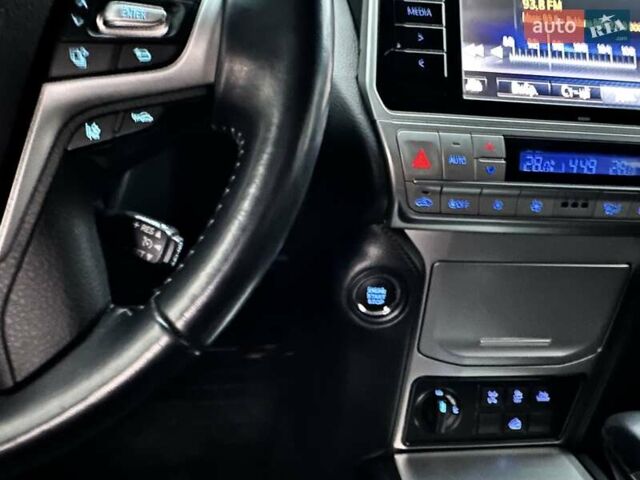 Черный Тойота Ленд Крузер Прадо, объемом двигателя 4 л и пробегом 105 тыс. км за 34750 $, фото 36 на Automoto.ua