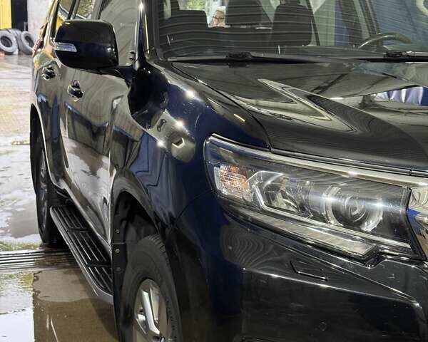 Черный Тойота Ленд Крузер Прадо, объемом двигателя 4 л и пробегом 139 тыс. км за 42000 $, фото 15 на Automoto.ua