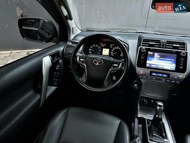 Черный Тойота Ленд Крузер Прадо, объемом двигателя 4 л и пробегом 105 тыс. км за 34750 $, фото 37 на Automoto.ua