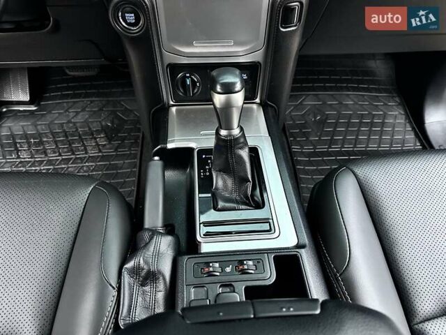 Черный Тойота Ленд Крузер Прадо, объемом двигателя 4 л и пробегом 105 тыс. км за 34750 $, фото 56 на Automoto.ua