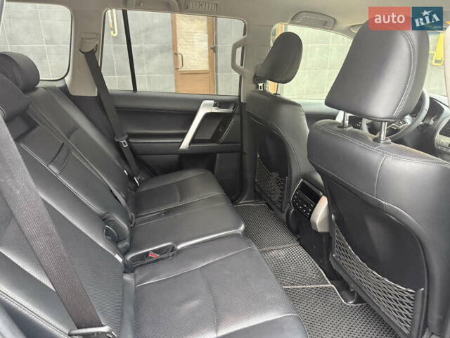 Чорний Тойота Ленд Крузер Прадо, об'ємом двигуна 4 л та пробігом 156 тис. км за 36900 $, фото 16 на Automoto.ua