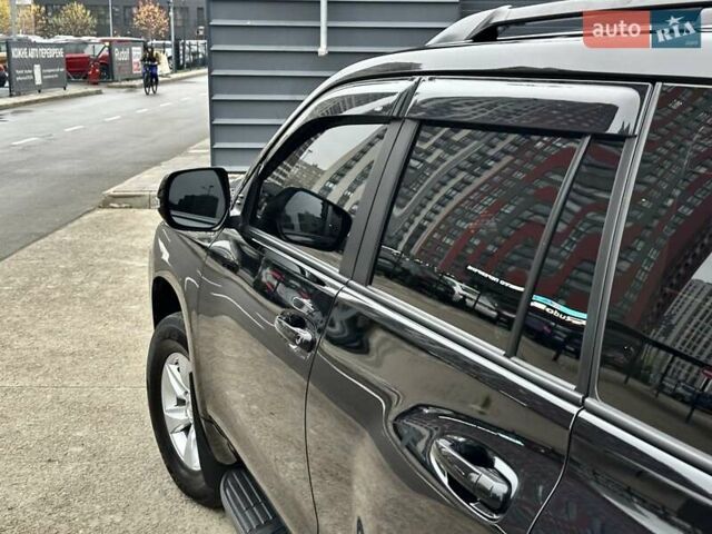 Черный Тойота Ленд Крузер Прадо, объемом двигателя 4 л и пробегом 105 тыс. км за 34750 $, фото 24 на Automoto.ua