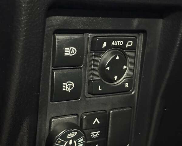 Черный Тойота Ленд Крузер Прадо, объемом двигателя 4 л и пробегом 139 тыс. км за 42000 $, фото 27 на Automoto.ua