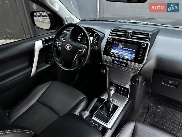 Черный Тойота Ленд Крузер Прадо, объемом двигателя 4 л и пробегом 105 тыс. км за 34750 $, фото 47 на Automoto.ua