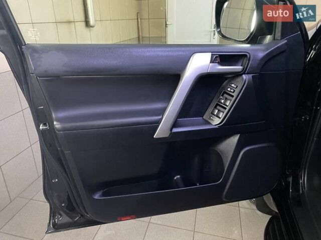 Чорний Тойота Ленд Крузер Прадо, об'ємом двигуна 2.8 л та пробігом 85 тис. км за 44500 $, фото 18 на Automoto.ua