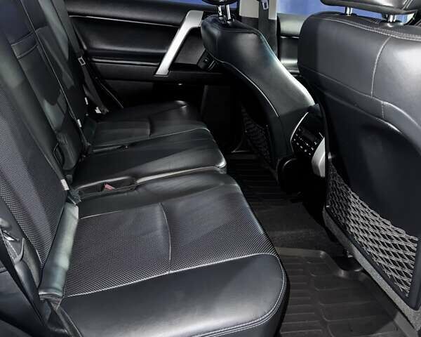 Черный Тойота Ленд Крузер Прадо, объемом двигателя 4 л и пробегом 139 тыс. км за 42000 $, фото 20 на Automoto.ua