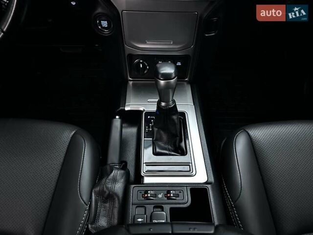 Черный Тойота Ленд Крузер Прадо, объемом двигателя 4 л и пробегом 105 тыс. км за 34750 $, фото 34 на Automoto.ua