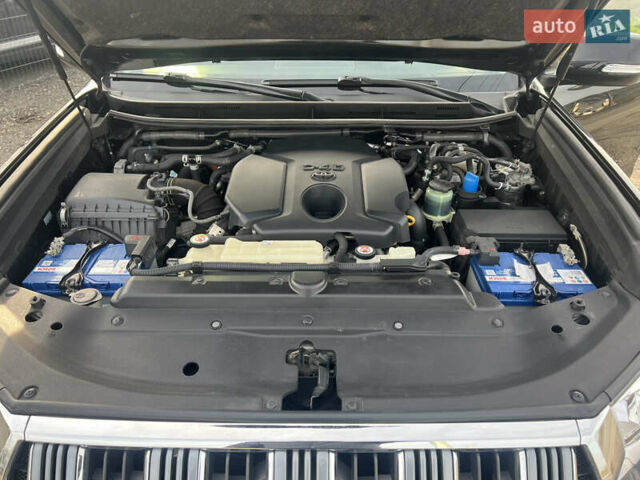 Черный Тойота Ленд Крузер Прадо, объемом двигателя 2.8 л и пробегом 107 тыс. км за 37500 $, фото 29 на Automoto.ua