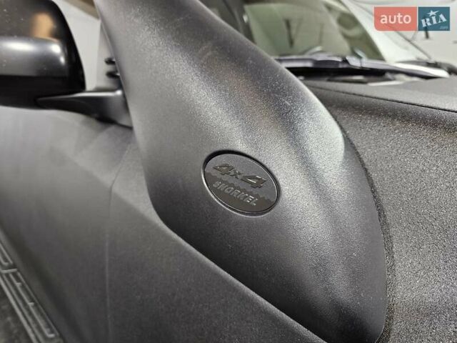 Черный Тойота Ленд Крузер Прадо, объемом двигателя 2.69 л и пробегом 115 тыс. км за 27777 $, фото 40 на Automoto.ua