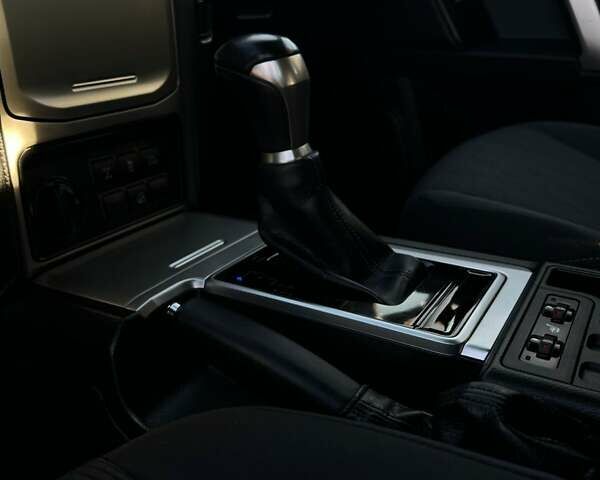 Черный Тойота Ленд Крузер Прадо, объемом двигателя 2.8 л и пробегом 143 тыс. км за 34500 $, фото 11 на Automoto.ua