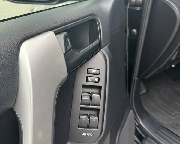 Черный Тойота Ленд Крузер Прадо, объемом двигателя 4 л и пробегом 117 тыс. км за 39500 $, фото 18 на Automoto.ua