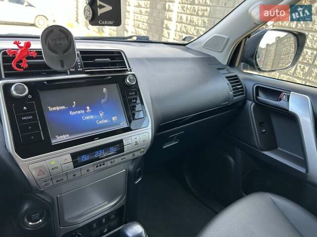 Чорний Тойота Ленд Крузер Прадо, об'ємом двигуна 3.96 л та пробігом 158 тис. км за 37999 $, фото 36 на Automoto.ua