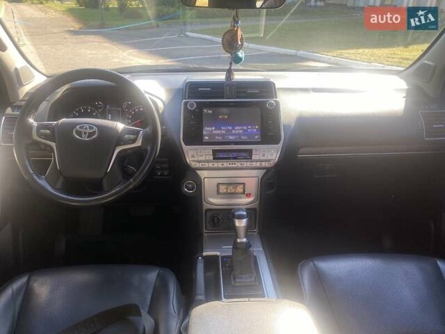 Черный Тойота Ленд Крузер Прадо, объемом двигателя 3.96 л и пробегом 106 тыс. км за 42000 $, фото 15 на Automoto.ua